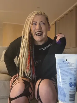 pinkthehawk