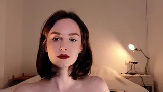red_lips_girl