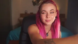 sarah_pink