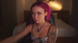 sarah_pink